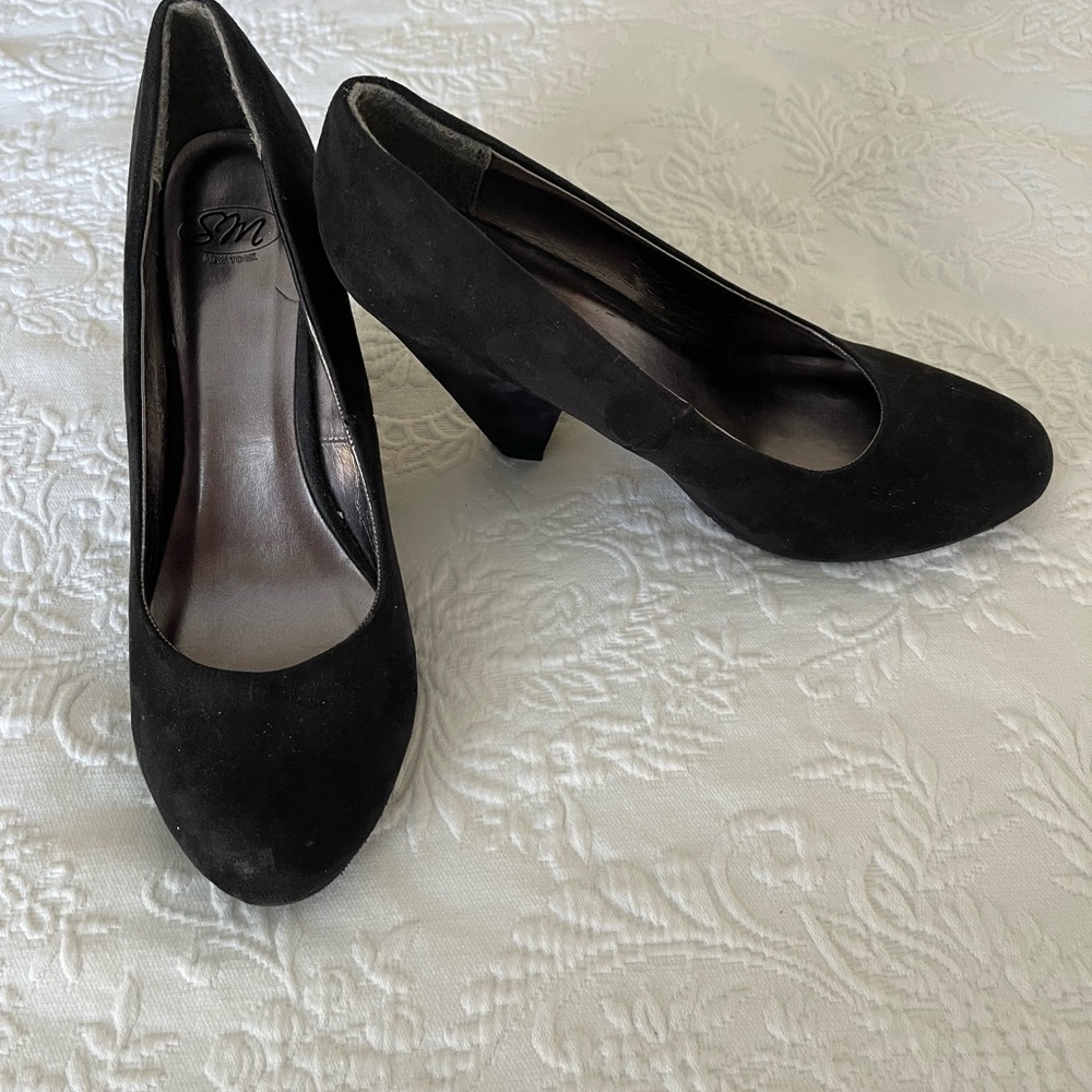 SM New York Black Faux Suede block Heels. Size 9.5